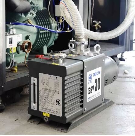 30m3/H Rotary Vane Vacuum Pump High Precision With Hydraulic Anti Return System